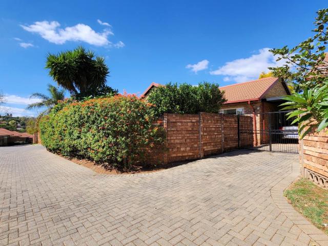 2 Bedroom Townhouse To Rent in Garsfontein