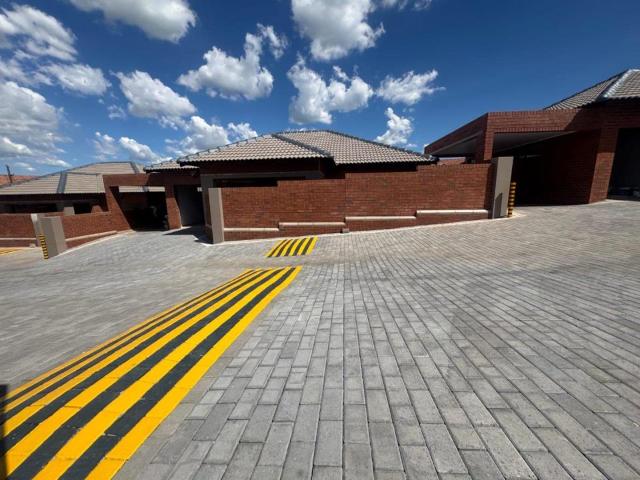 2 Bedroom Townhouse to Rent in Doringkruin