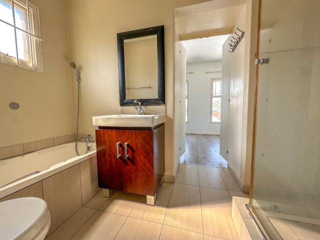 2 Bedroom Townhouse To Rent in Essenwood