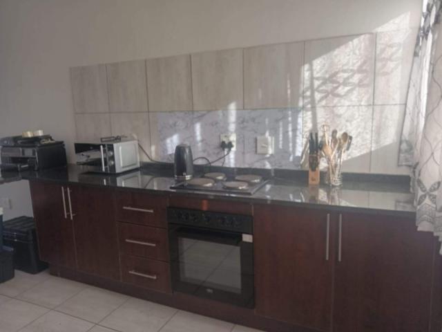 2 Bedroom Townhouse To Rent in Ivy Park
