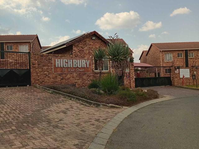 2 Bedroom Townhouse to rent in Olivedale