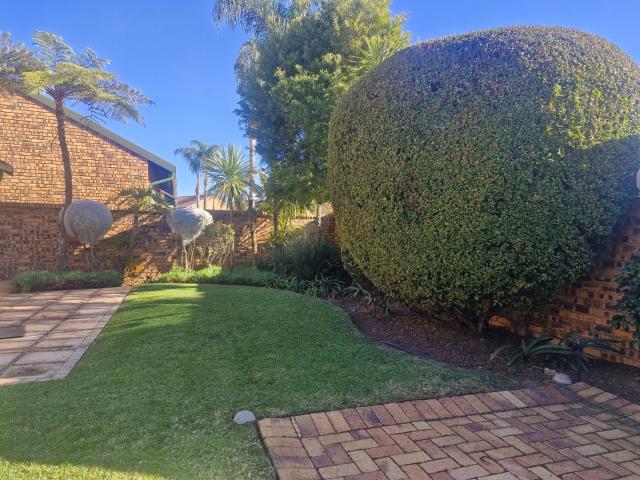 2 Bedroom Townhouse To Rent in Moreleta Park