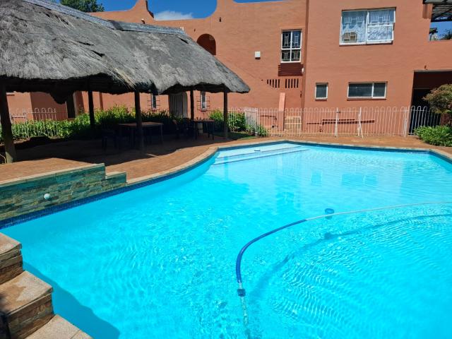2 Bedroom Townhouse To Rent in Nieuw Muckleneuk