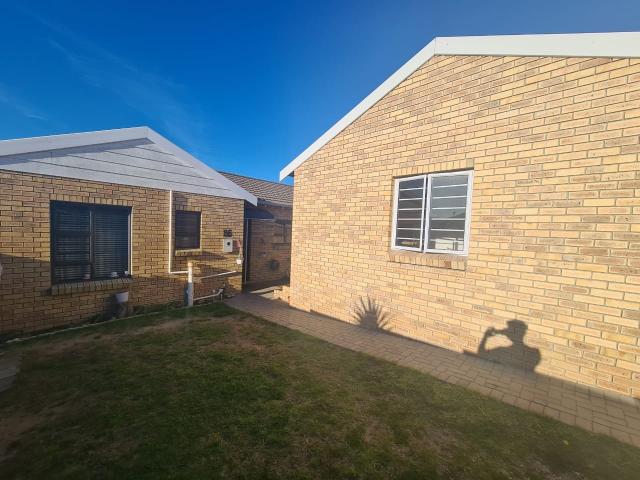 2 Bedroom Townhouse To Rent in Sherwood