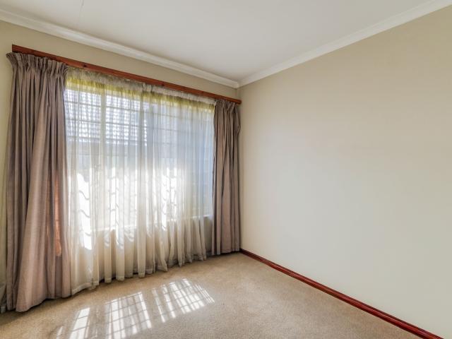 2 Bedroom Townhouse To Rent in Rooihuiskraal North