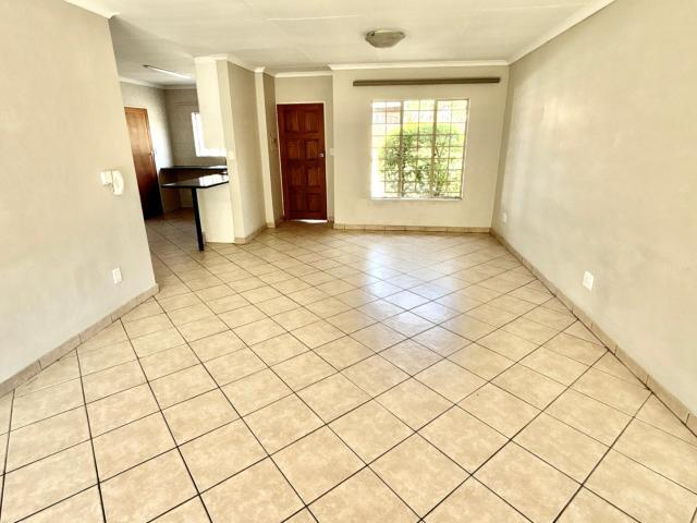 2 Bedroom Townhouse To Rent in Rooihuiskraal North