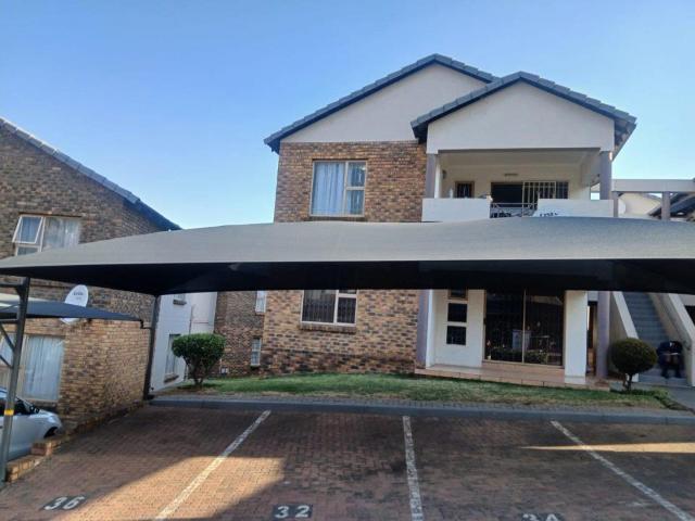 2 Bedroom Townhouse to Rent in Winchester Hills