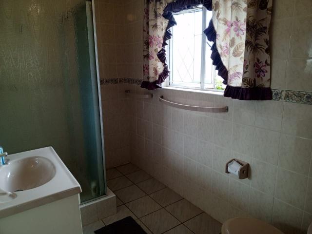2 Bedroom Townhouse To Rent in Uvongo