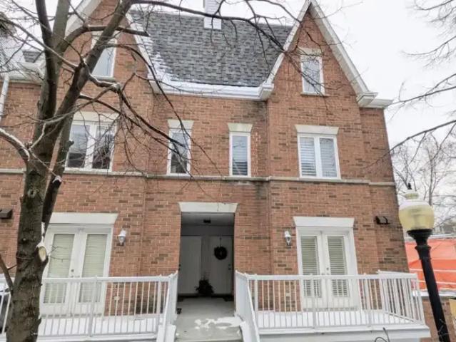 2 Bedroom Townhouse Toronto ON LS101441437