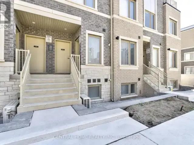 2 Bedroom Townhouse Vaughan ON 104941074