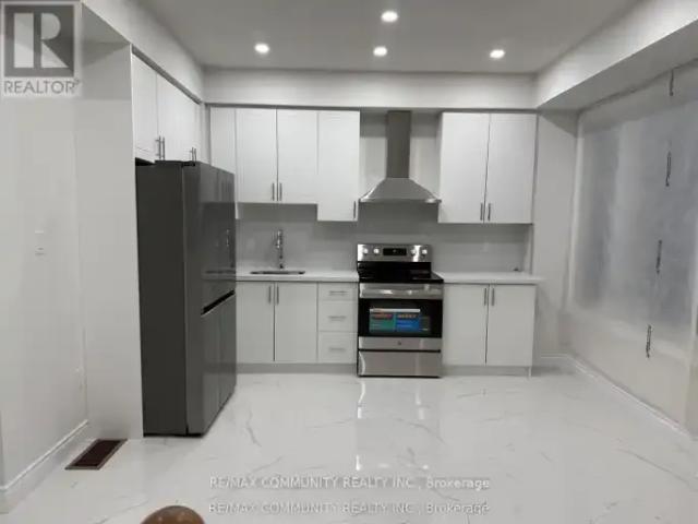 2 Bedroom Townhouse Vaughan ON 103322810