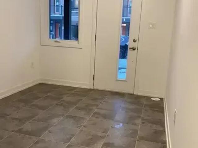 2 Bedroom Townhouse Vaughan ON LS90569032