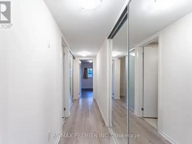 2 Bedroom Townhouse Vaughan ON LS102952240