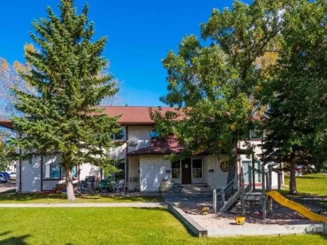 2 Bedroom Townhouse Winnipeg MB 103694452