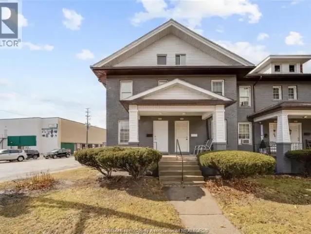 2 Bedroom Townhouse Windsor ON 104183296