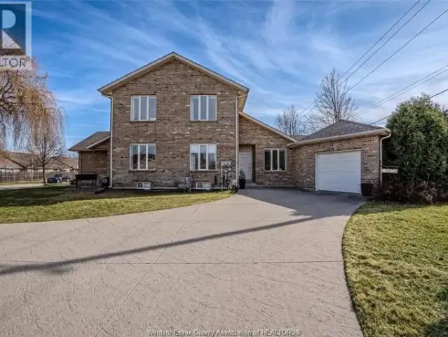 2 Bedroom Townhouse Windsor ON 104876885