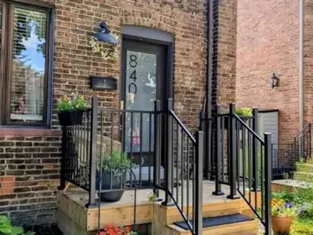 2 Bedroom Townhouse Windsor ON 103216022