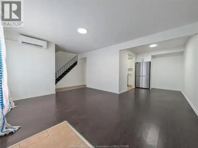 2 Bedroom Townhouse Windsor ON LS101877903