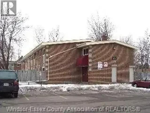 2 Bedroom Townhouse Windsor ON LS101878382