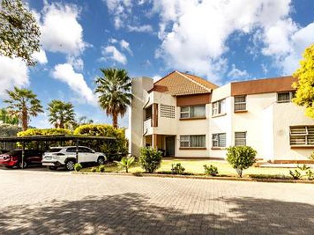 2 bedroom townhouse with garden