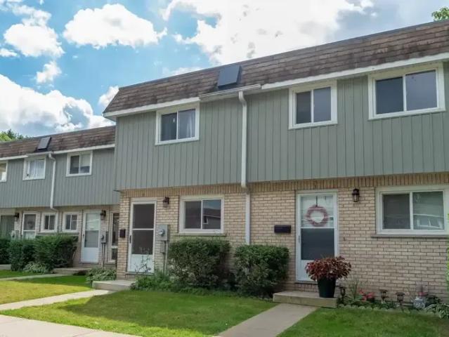 2 Bedroom Townhouse Woodstock ON 96249622