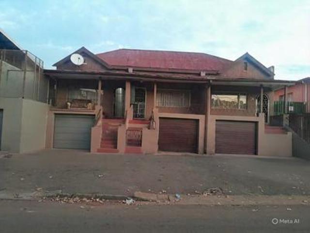 2 bedroom triplex house for sale