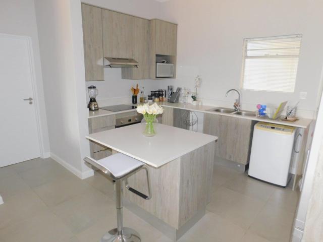 2 Bedroom unfurnished apartment in Morningside