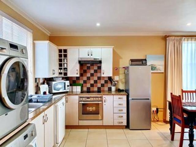 2 bedroom villa on the market in pin.