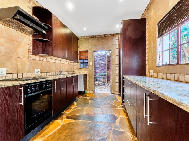 2 BedroomApartment / Flat For Rent inBryanston