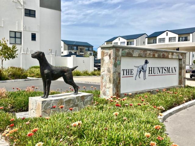 2 BedroomApartment / Flat For Rent inThe Huntsman