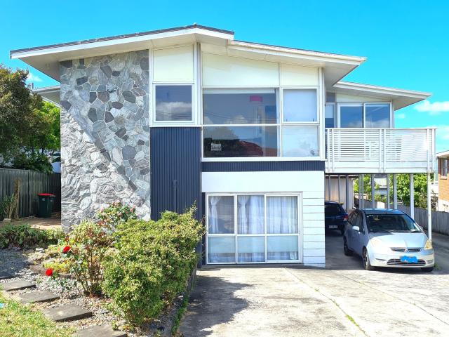 2 Bedrooms, Northcote