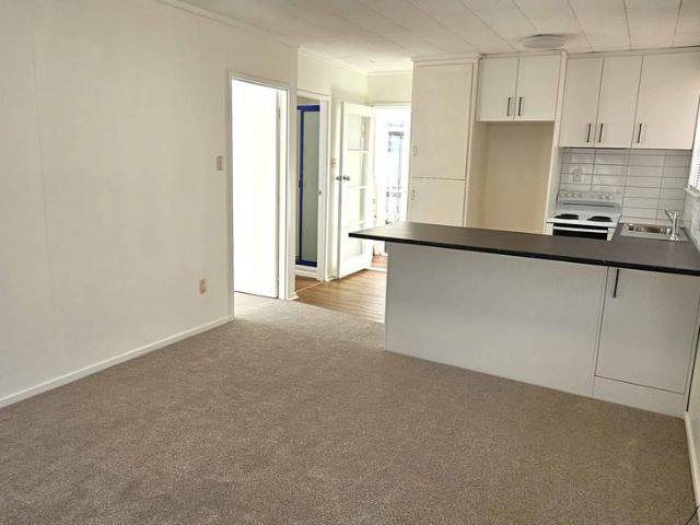 2 Bedrooms, Northcross