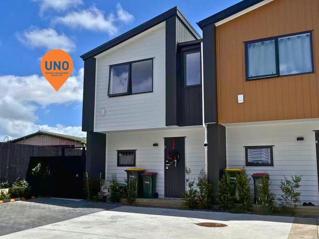 2 Bedrooms on Burswood Drive