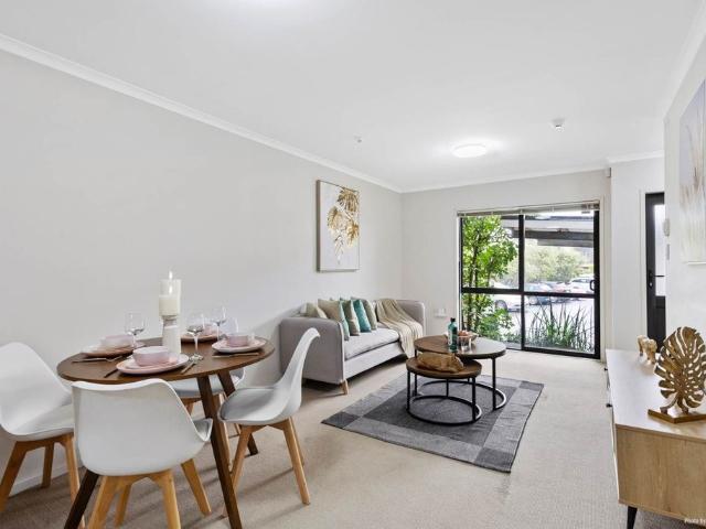 2 Bedrooms on Glengarry Rd