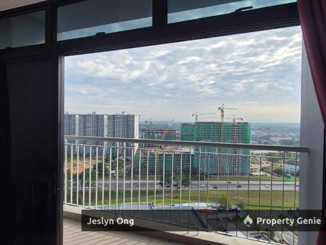 2 Bedrooms Apartment at Sky Peak at Setia Tropika for Rent