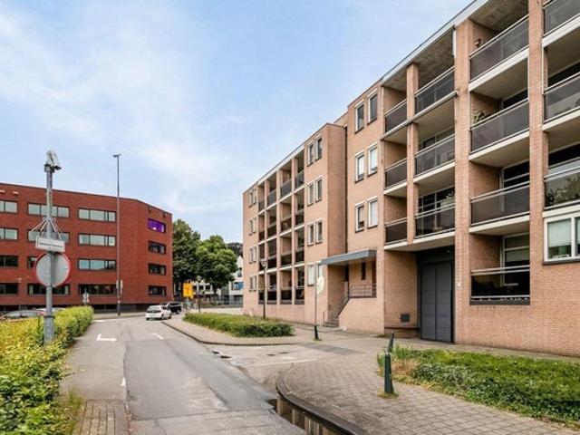 2 bedrooms Apartment Surface Area: 100m2 Furnished Available from: 2026 09 01