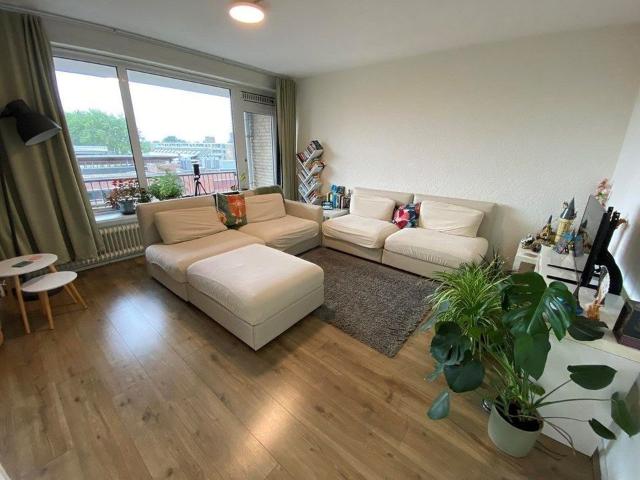 2 bedrooms Apartment Surface Area: 100m2 Unfurnished