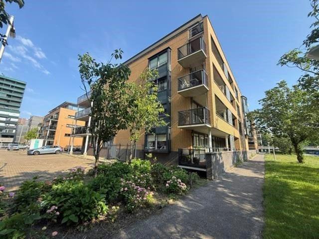 2 bedrooms Apartment Surface Area: 100m2 Unfurnished