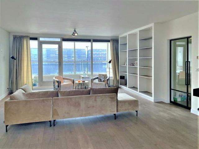 2 bedrooms Apartment Surface Area: 101m2 Furnished