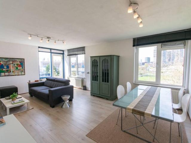 2 bedrooms Apartment Surface Area: 75m2 Furnished