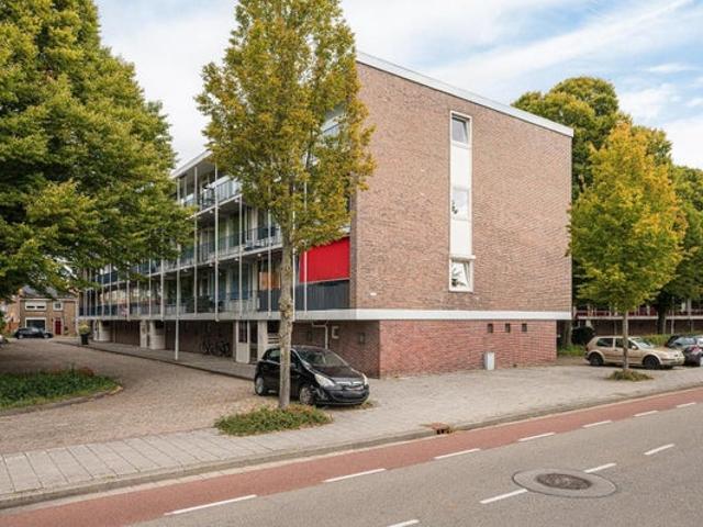 2 bedrooms Apartment Surface Area: 75m2 Furnished