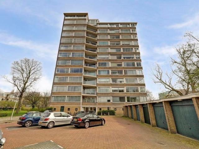 2 bedrooms Apartment Surface Area: 77m2 Unfurnished