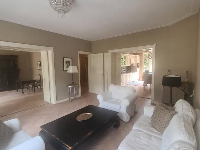 2 bedrooms Appartement Surface Area: 130m2