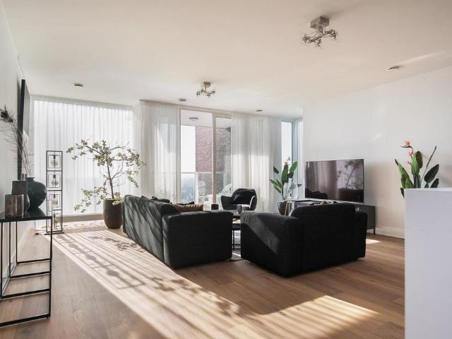 2 bedrooms Appartement Surface Area: 130m2
