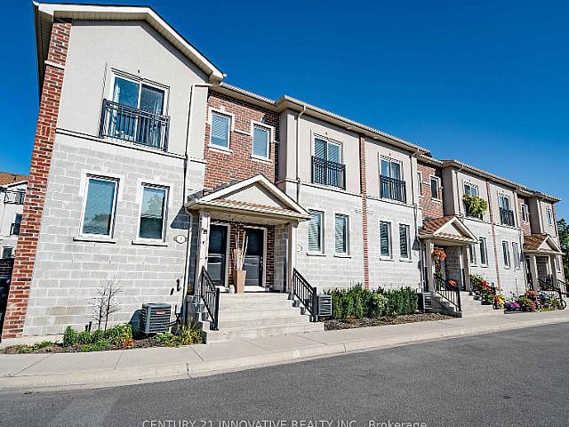 2 Bedrooms Dundas/anderson