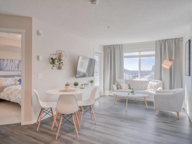 2 Bedrooms + Dent + 2 Baths Luxury Fully Furnished Condo Near Airport for Rent