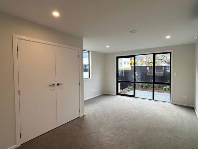 2 Bedrooms Epuni