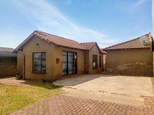 2 bedrooms house on the market prote.