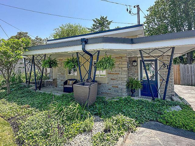 2 Bedrooms In Townline/adelaide