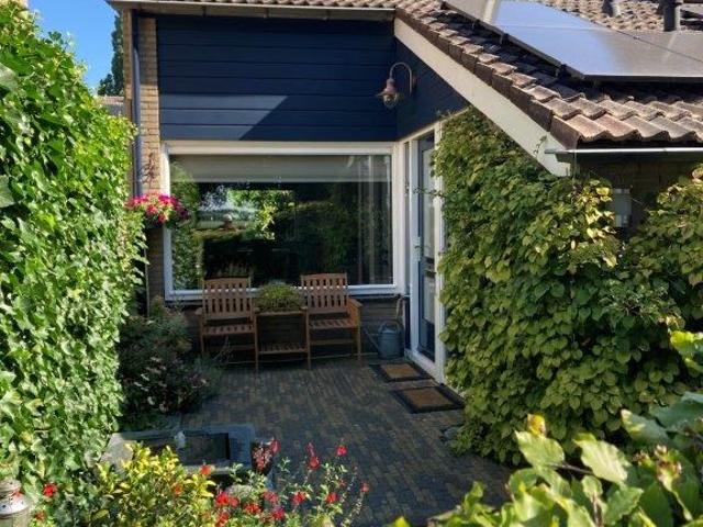2 bedrooms Surface Area: 86m2 Furnished